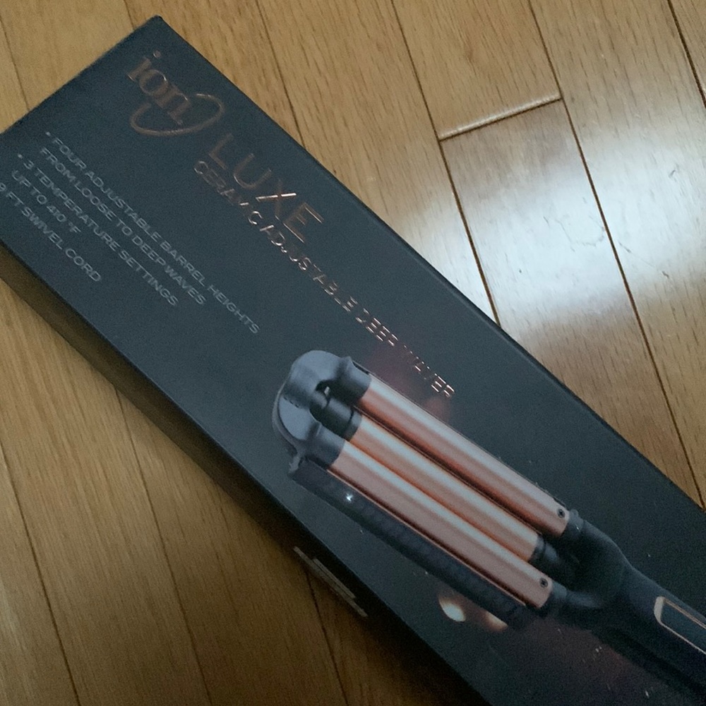 Never used Ceramic Adjustable Deep Waver